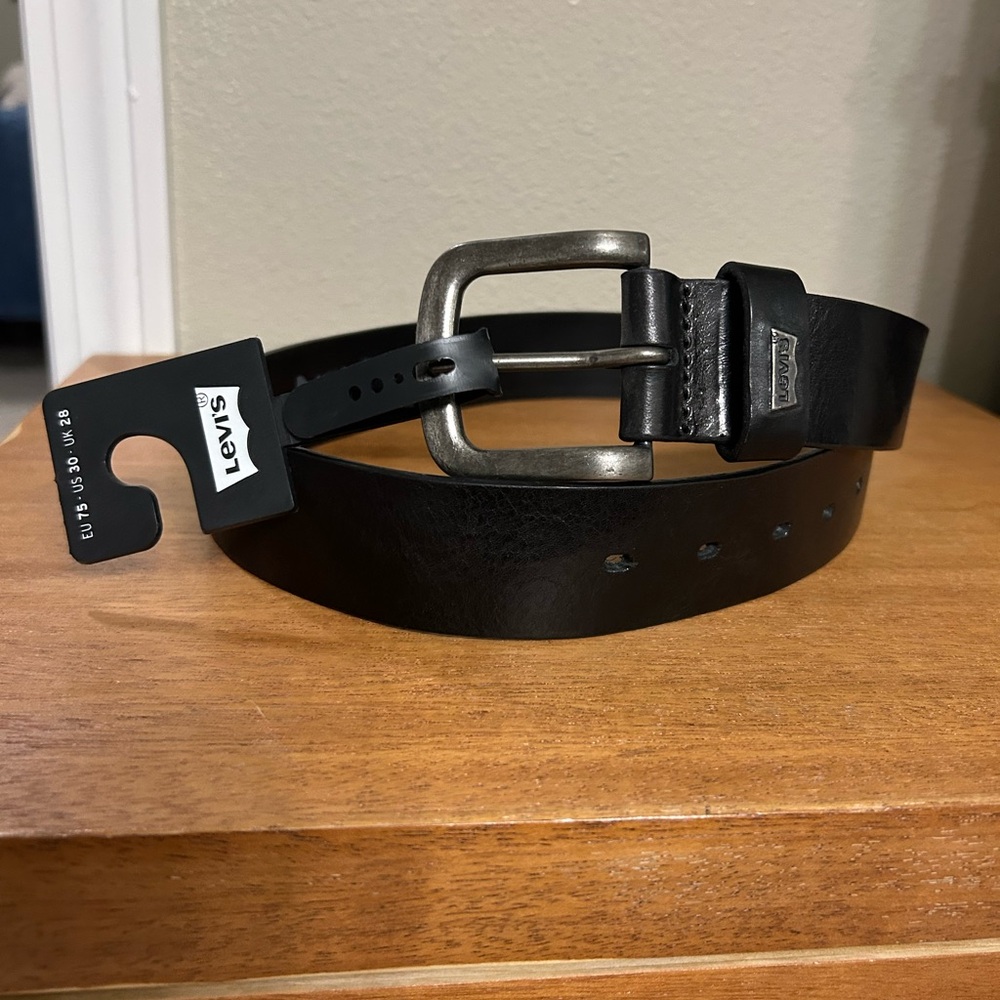 Levi's Black Leather Men's Belt